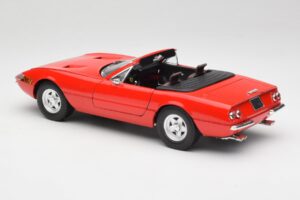 Ferrari 365 GTS Röd Solido 1:18 8017 Metall — bild 7 av 8