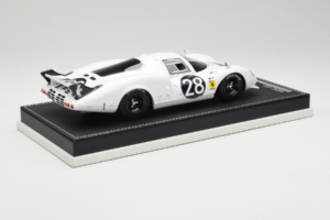 Ferrari 365 P2 #28 M. Gregory / J. Schlesser NART 24 Hours of Daytona 1967 Vit AB Models 1:18 REMC019 Resin — bild 3 av 6