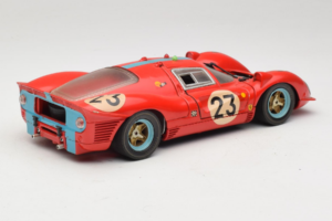 Ferrari 412P #23 W. Mairesse / J. Beurlys Le Mans 1967 Röd Revell 1:18 48826 Metall — bild 3 av 8