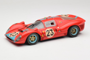 Ferrari 412P #23 W. Mairesse / J. Beurlys Le Mans 1967 Röd Revell 1:18 48826 Metall