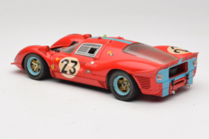 Ferrari 412P #23 W. Mairesse / J. Beurlys Le Mans 1967 Röd Revell 1:18 48826 Metall — bild 7 av 8