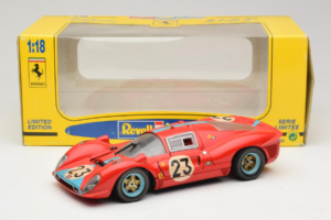 Ferrari 412P #23 W. Mairesse / J. Beurlys Le Mans 1967 Röd Revell 1:18 48826 Metall — bild 8 av 8