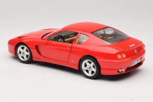 Ferrari 456 GT Röd Bburago 1:18 3046-R1 Metall — bild 7 av 8