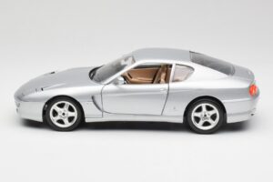 Ferrari 456 GT Silver Bburago 1:18 3036-M2 Metall — bild 4 av 8