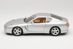 Ferrari 456 GT Silver Bburago 1:18 3336-S1 Metall — bild 4 av 8