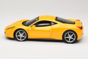 Ferrari 458 Italia Gul Hot Wheels 1:18 P9894 Metall — bild 4 av 8