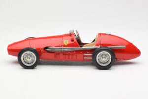 Ferrari 500 F2 #1 A. Ascari F1 Double World Champion 1952-1953 CMC 1:18 M-056 Metall — bild 3 av 6