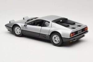 Ferrari 512BB Silver Kyosho 1:18 08171S Metall — bild 7 av 8