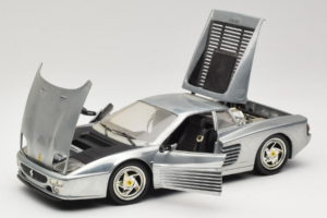 Ferrari 512M Chrome Silver Hot Wheels 1:18 25739 Metall — bild 2 av 8