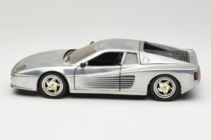 Ferrari 512M Chrome Silver Hot Wheels 1:18 25739 Metall — bild 4 av 8