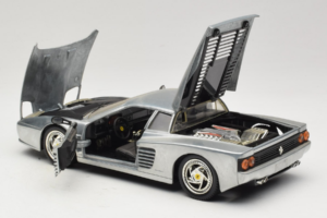 Ferrari 512M Chrome Silver Hot Wheels 1:18 25739 Metall — bild 5 av 8