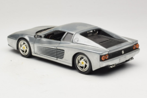 Ferrari 512M Chrome Silver Hot Wheels 1:18 25739 Metall — bild 7 av 8