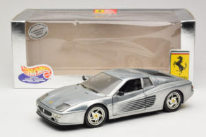Ferrari 512M Chrome Silver Hot Wheels 1:18 25739 Metall — bild 8 av 8