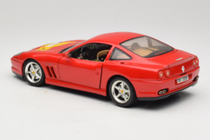 Ferrari 550 Maranello 22 Jahre Ferrari Model Club Röd Bburago 1:18 3064-P2 Metall — bild 7 av 8