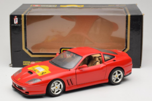 Ferrari 550 Maranello 22 Jahre Ferrari Model Club Röd Bburago 1:18 3064-P2 Metall — bild 8 av 8