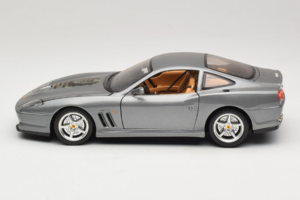 Ferrari 550 Maranello 25 Jahre Ferrari Model Club Silver 2:a Version Bburago 1:18 3064-S1 Metall — bild 4 av 8
