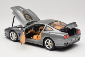 Ferrari 550 Maranello 25 Jahre Ferrari Model Club Silver 2:a Version Bburago 1:18 3064-S1 Metall — bild 5 av 8