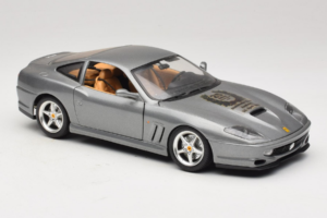 Ferrari 550 Maranello 25 Jahre Ferrari Model Club Silver 2:a Version Bburago 1:18 3064-S1 Metall — bild 6 av 8