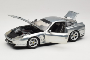 Ferrari 550 Maranello Chrome Silver Hot Wheels 1:18 25740 Metall — bild 2 av 8