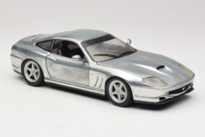 Ferrari 550 Maranello Chrome Silver Hot Wheels 1:18 25740 Metall — bild 6 av 8