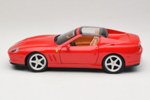 Ferrari 575M Superamerica Röd Hot Wheels 1:18 J2858 Metall — bild 4 av 8