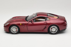 Ferrari 599 GTB Fiorano Mörkröd Hot Wheels 1:18 M1200 Metall — bild 4 av 8