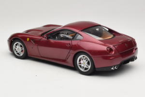 Ferrari 599 GTB Fiorano Mörkröd Hot Wheels 1:18 M1200 Metall — bild 7 av 8