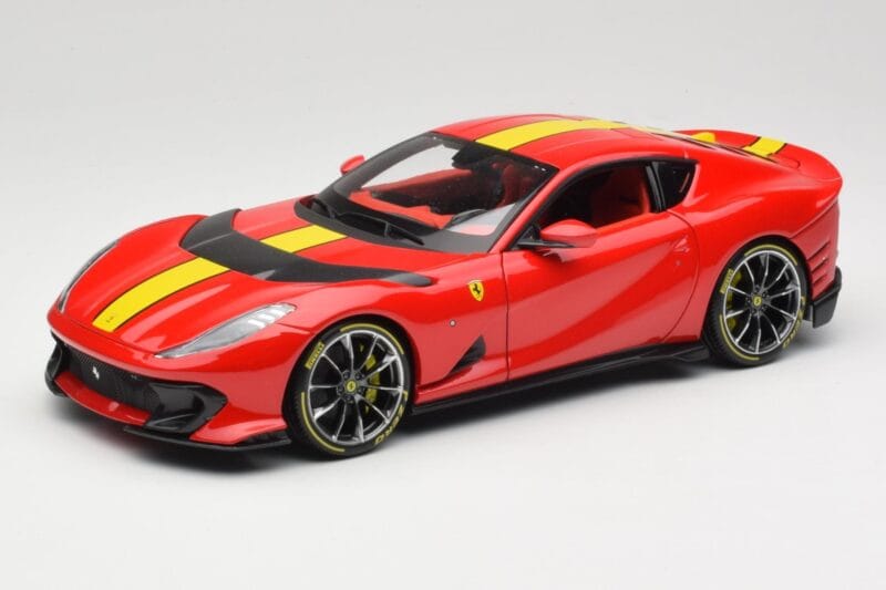 Ferrari 812 Competizione Rosso Corsa Med Gula Ränder Bburago 1:18 18-16915 Metall