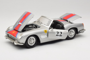 Ferrari California #22 Silver Röd Rand 1966 Tonka 1:18 01109-S2 Metall — bild 2 av 8