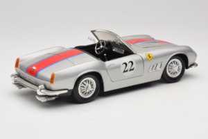 Ferrari California #22 Silver Röd Rand 1966 Tonka 1:18 01109-S2 Metall — bild 3 av 8