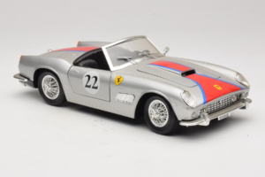 Ferrari California #22 Silver Röd Rand 1966 Tonka 1:18 01109-S2 Metall — bild 6 av 8