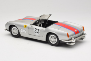 Ferrari California #22 Silver Röd Rand 1966 Tonka 1:18 01109-S2 Metall — bild 7 av 8