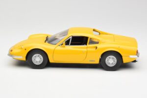 Ferrari Dino 246 GT Gul Anson 1:18 30301W Metall — bild 4 av 8