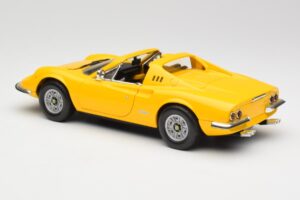 Ferrari Dino 246 GTS Gul Hot Wheels 1:18 23920 Metall — bild 7 av 8