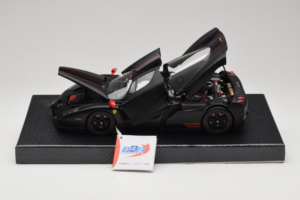 Ferrari Enzo Matt Black Begränsad Upplaga BBR 1:18 HE180029 Metall