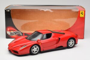 Ferrari Enzo Röd Hot Wheels 1:18 56293 Metall — bild 8 av 8