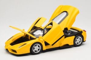 Ferrari Enzo Gul Hot Wheels 1:18 C1550 Metall — bild 2 av 8