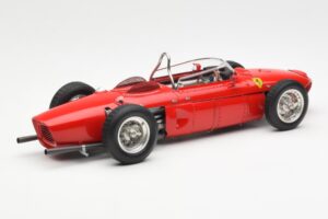 Ferrari Dino 156 Sharknose F1 1961 CMC 1:18 M-078 Metall — bild 2 av 6