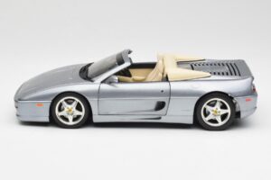 Ferrari F355 Spider Silver Hot Wheels 1:18 23907-M1 Metall — bild 4 av 8