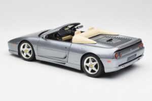 Ferrari F355 Spider Silver Hot Wheels 1:18 23907-M1 Metall — bild 7 av 8
