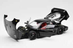 Ferrari F40 Svart Kyosho 1:18 08416BK Metall — bild 2 av 10