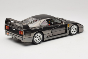 Ferrari F40 Chrome Black Bburago 1:18 3401-B1 Metall — bild 3 av 8