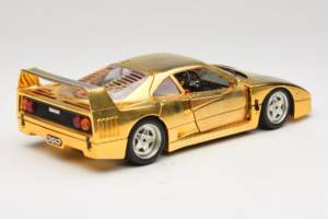 Ferrari F40 Chrome Gold Limited Edition 250 pcs Bburago 1:18 3332-G1 Metall — bild 3 av 8