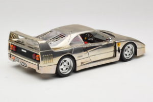 Ferrari F40 Chrome Silver Bburago 1:18 3401 Metall — bild 3 av 8
