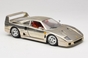 Ferrari F40 Chrome Silver Bburago 1:18 3401 Metall — bild 6 av 8