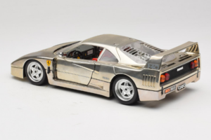 Ferrari F40 Chrome Silver Bburago 1:18 3401 Metall — bild 7 av 8