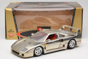 Ferrari F40 Chrome Silver Bburago 1:18 3401 Metall — bild 8 av 8