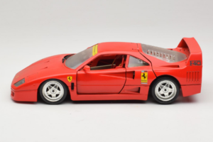 Ferrari F40 Club Deutschland Röd Bburago 1:18 3032-L3 Metall — bild 4 av 8
