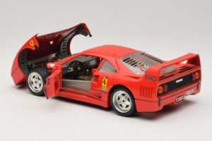 Ferrari F40 Club Deutschland Röd Bburago 1:18 3032-L3 Metall — bild 5 av 8
