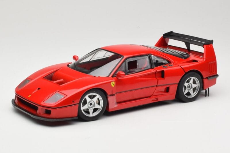 Ferrari F40 Competizione Test Version Röd Hot Wheels 1:18 P9922 Metall